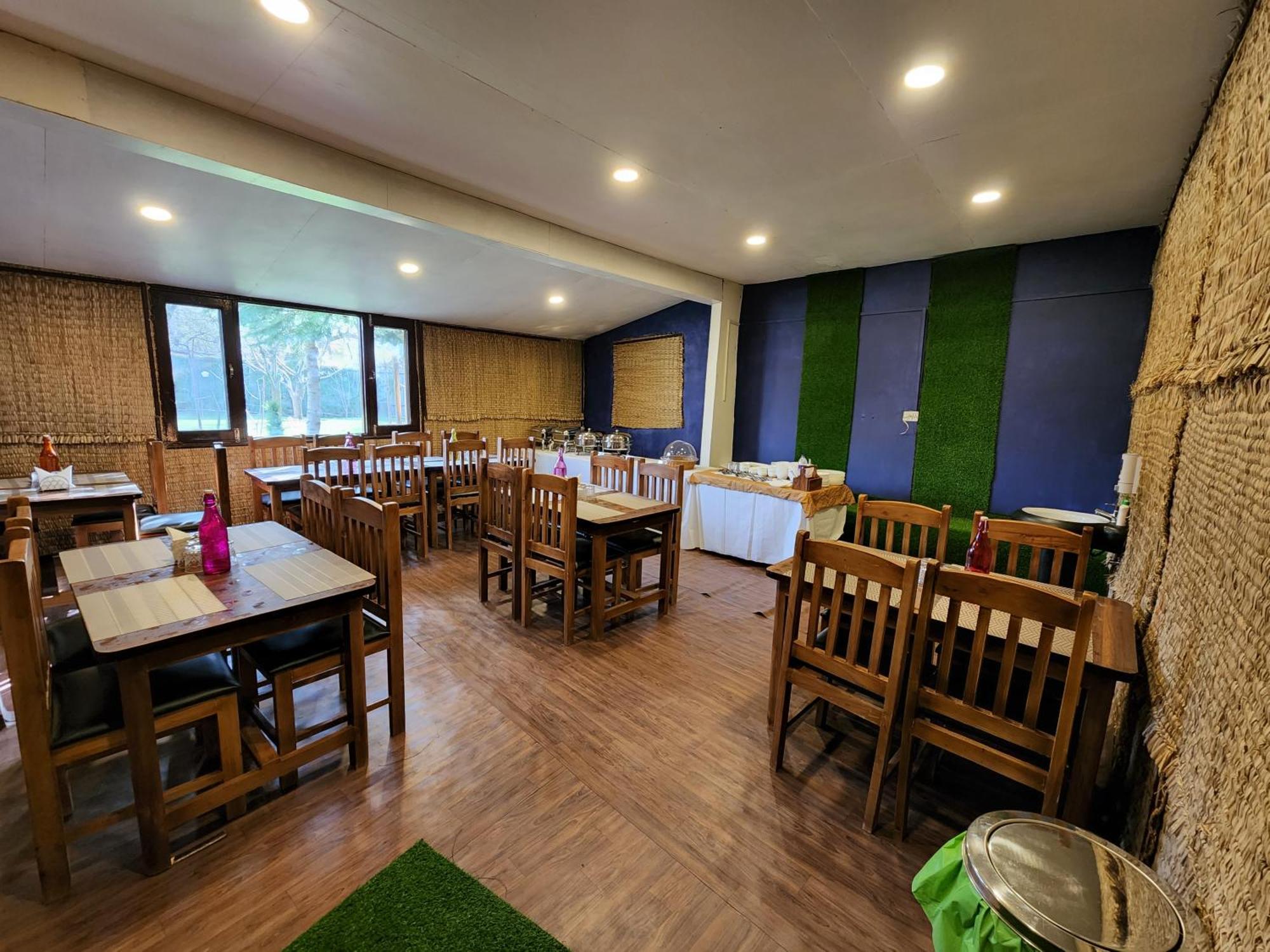Premier Pahalgam Hotell Eksteriør bilde